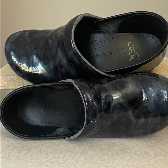 Dansko Clogs - Picture 2 of 5